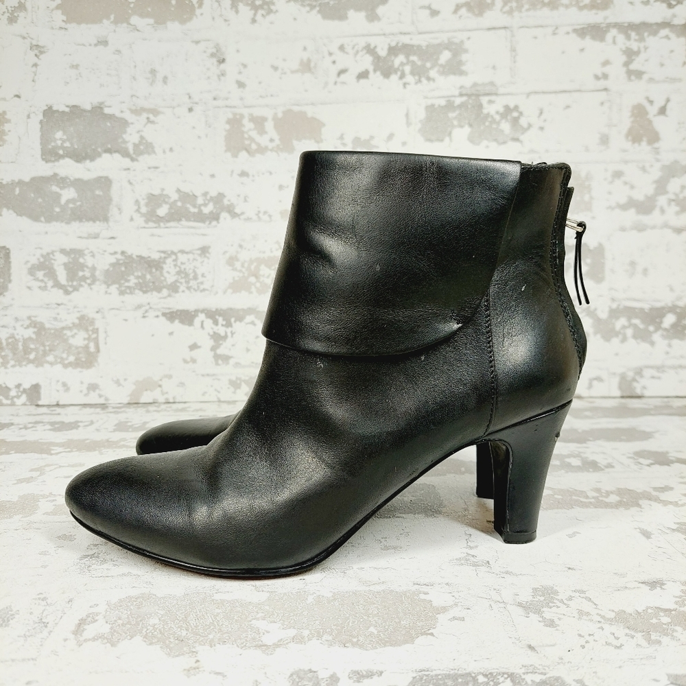 Bandolino Winterly Black Leather Fold Over Heeled Ankle Boots K478